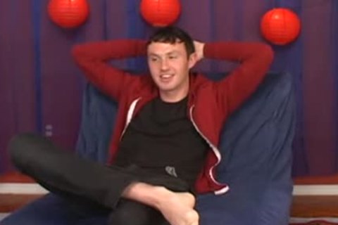 wanking lad gets cock Sucked Off