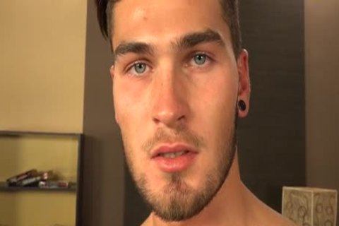 Chavi Lopes Tugging wang