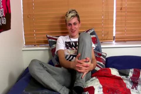 Skylar West Plays With His long dong And pounds His butt