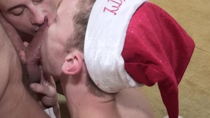 Family Dick - Taylor Reign sensual kissing on the Christmas