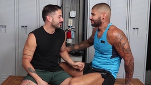 FamilyCreep: Latino kissing