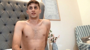CzechHunter - European amateur needs POV handjob in the bed