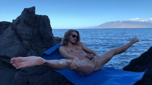 AlternaDudes - Hairy Keleb jacks off outdoors