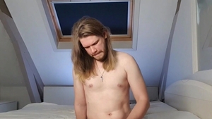 AlternaDudes: Skater Duncan jerks off
