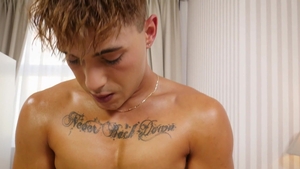 Jawked: Muscled Marcus Ashton gets a good fucking