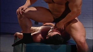 Hot House: Bodybuilder Blows Job, Blooms into Blowjob