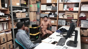 Young Perps: Short thief struggles with officer