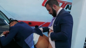menatplay: Mendoza vs Duran: Banging for Business