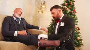 menatplay: Mistletoe Mishaps at the Master's Mansion