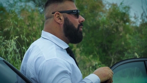 Daddy’s ass takes it raw and deep outside